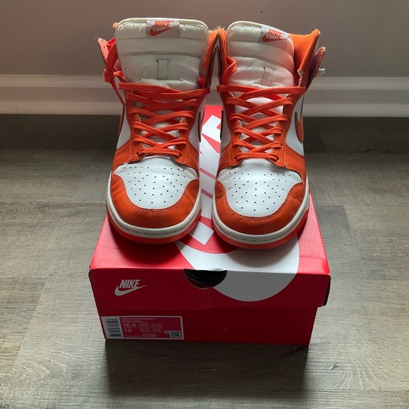 NIKE DUNKS TWO PAIR - Picture 7 of 15